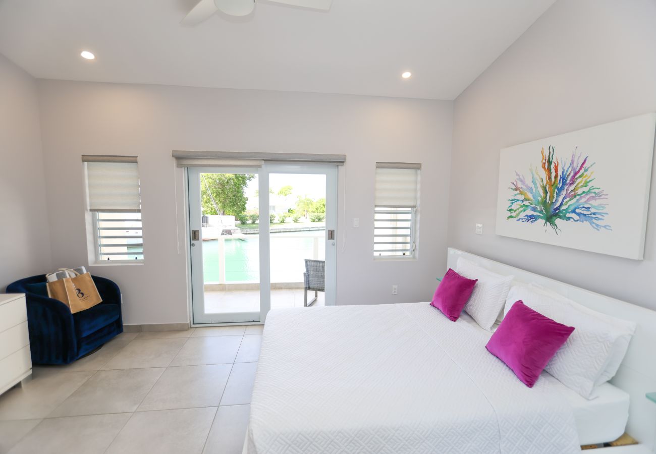 Townhouse in Jolly Harbour - 246D, Superior 2 Bedrooms