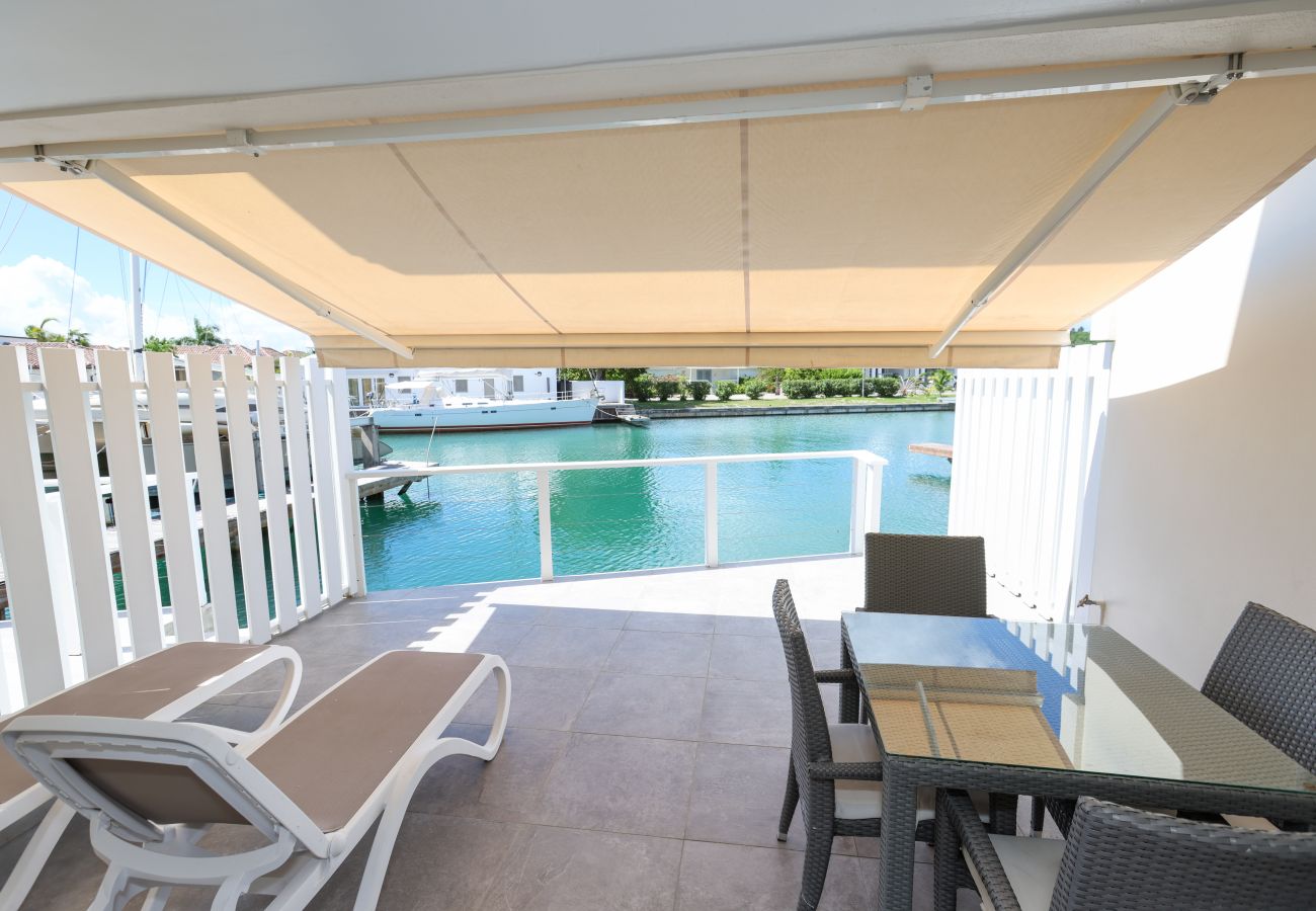 Townhouse in Jolly Harbour - 246D, Superior 2 Bedrooms