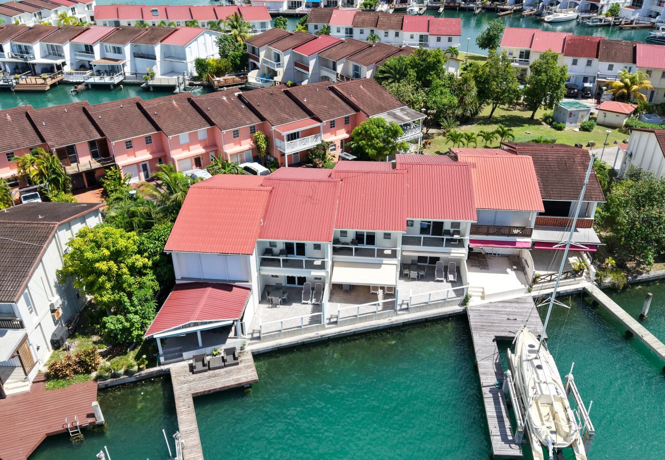 Townhouse in Jolly Harbour - 246D, Superior 2 Bedrooms