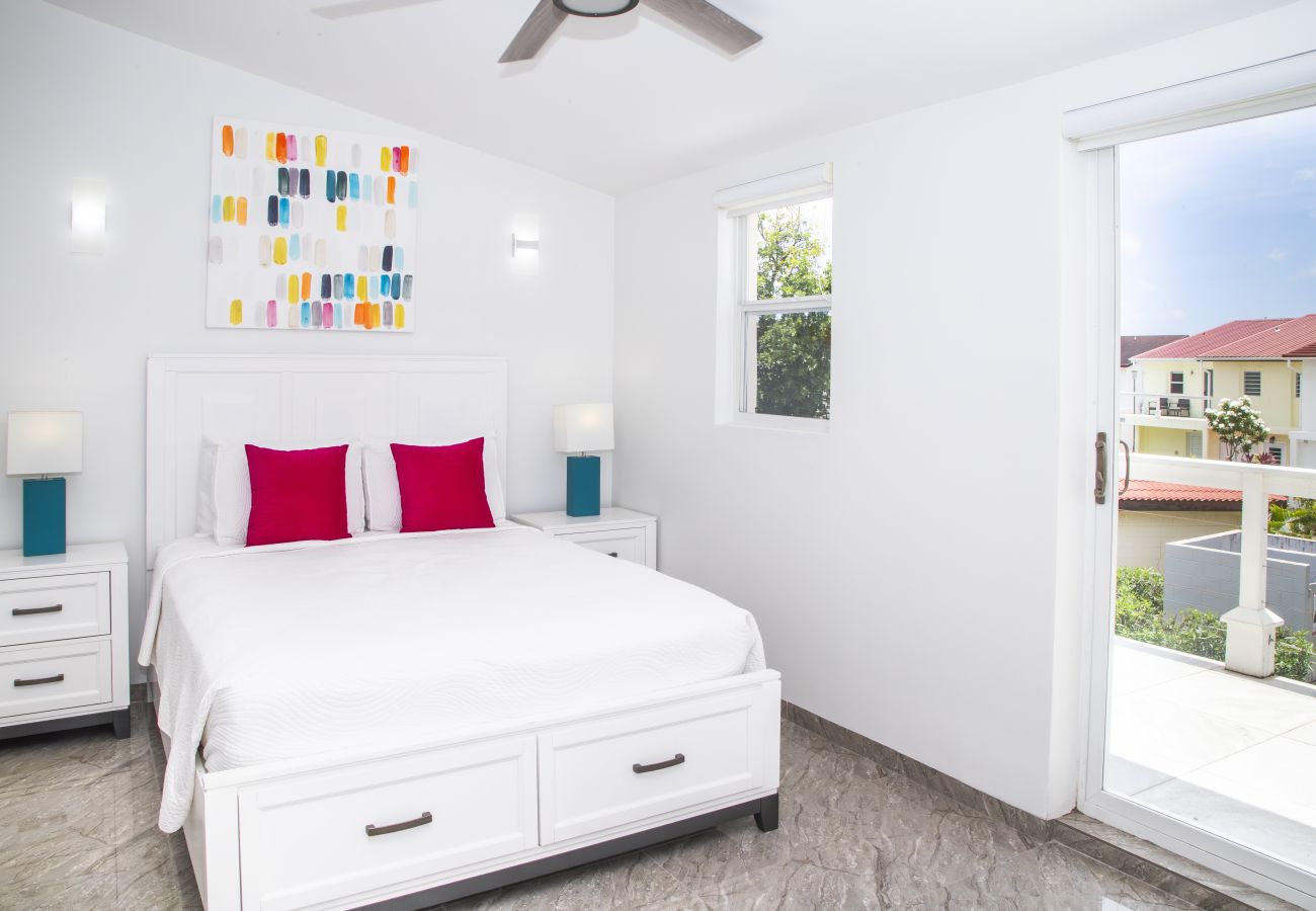 Townhouse in Jolly Harbour - 247C, Luxury 2 Bedrooms