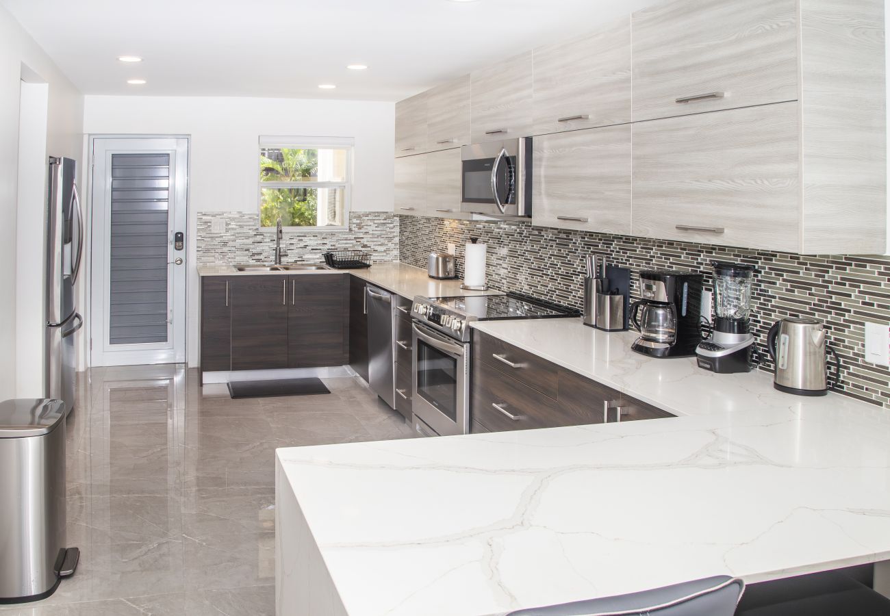 Townhouse in Jolly Harbour - 247C, Luxury 2 Bedrooms