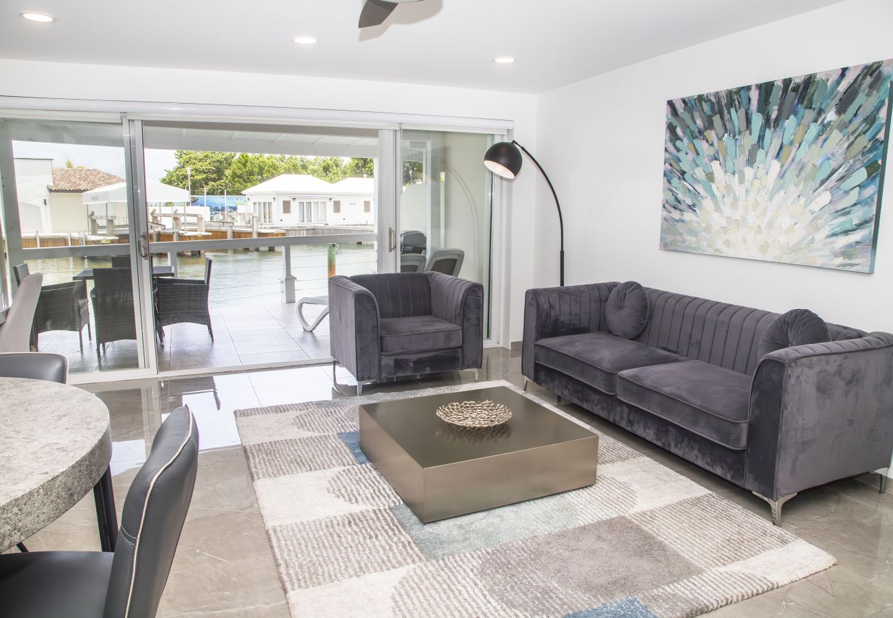 Townhouse in Jolly Harbour - 247C, Luxury 2 Bedrooms