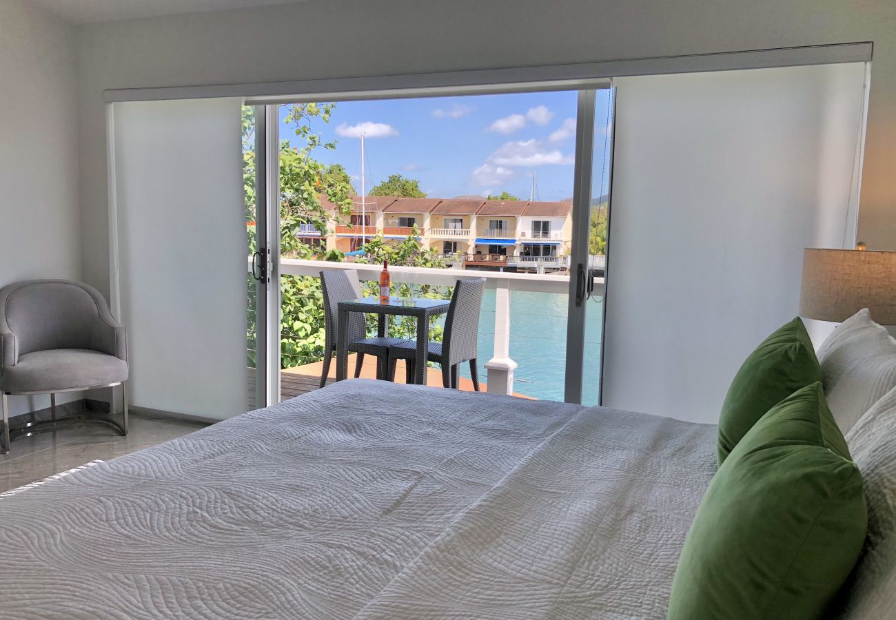 Townhouse in Jolly Harbour - 230A, Luxury 2 Bedrooms