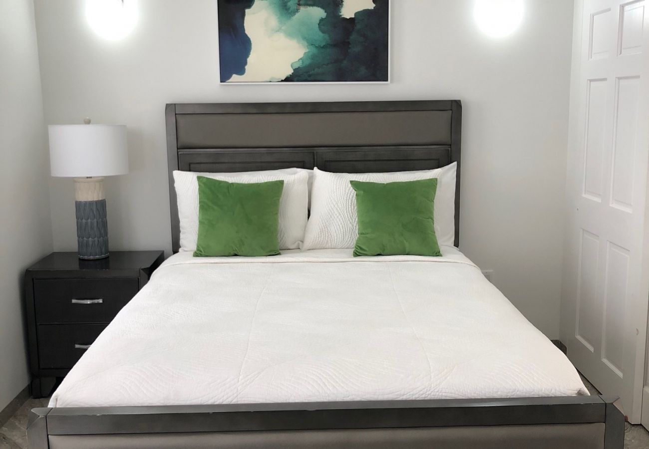 Townhouse in Jolly Harbour - 230A, Luxury 2 Bedrooms