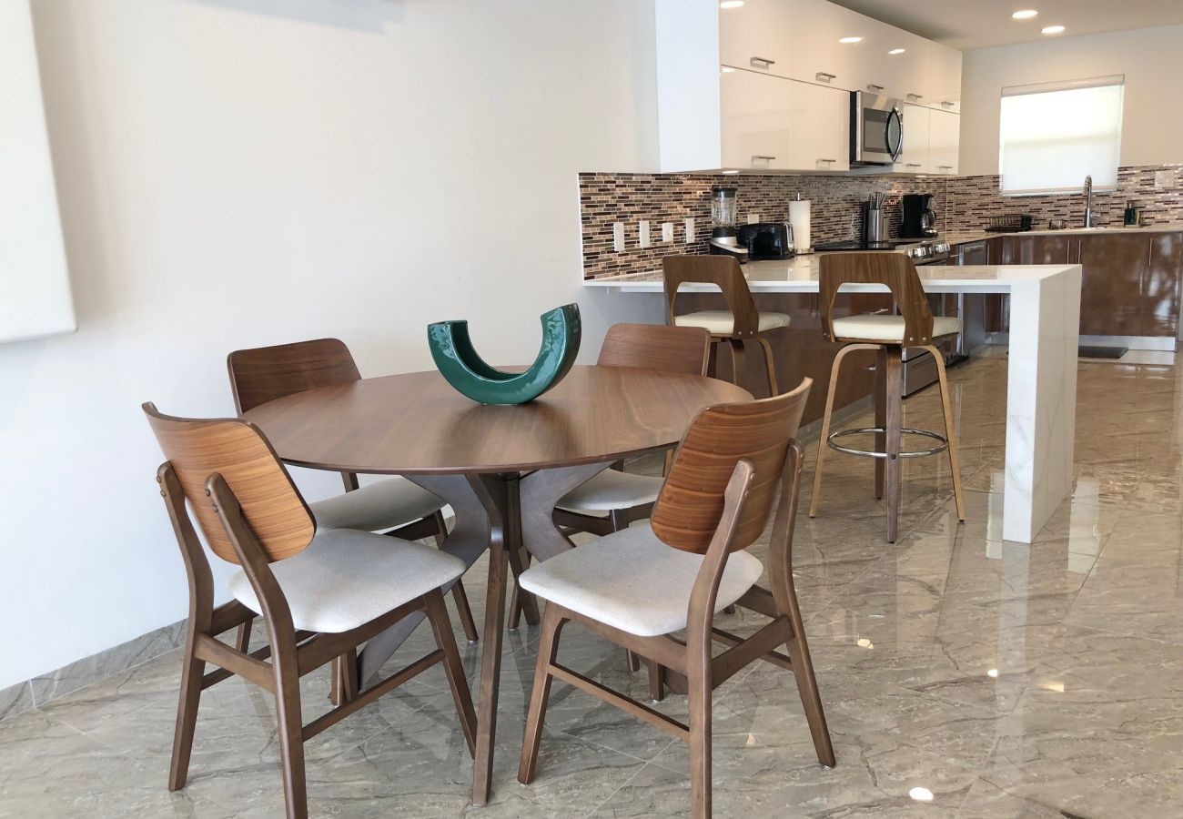 Townhouse in Jolly Harbour - 230A, Luxury 2 Bedrooms