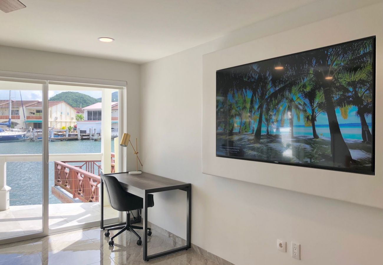 Townhouse in Jolly Harbour - 230A, Luxury 2 Bedrooms