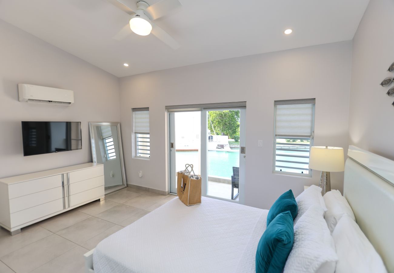 Townhouse in Jolly Harbour - 246E, Superior 2 Bedrooms