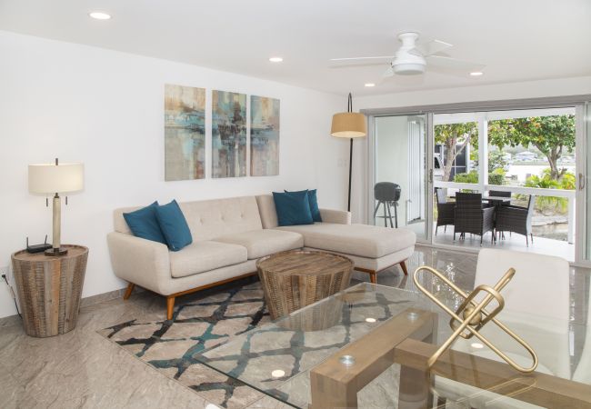 Townhouse in Jolly Harbour - 232B, Luxury 2 Bedrooms