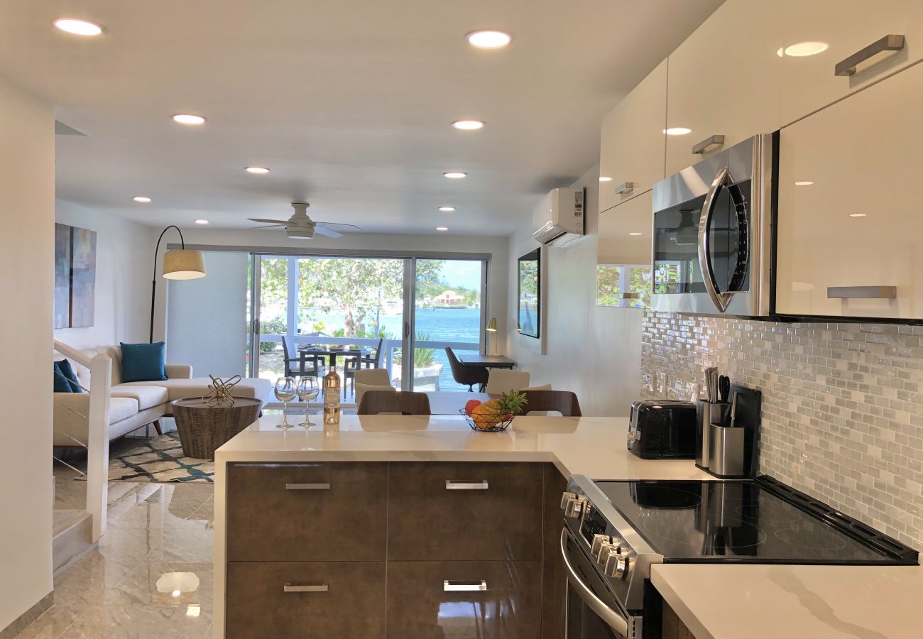 Townhouse in Jolly Harbour - 232B, Luxury 2 Bedrooms