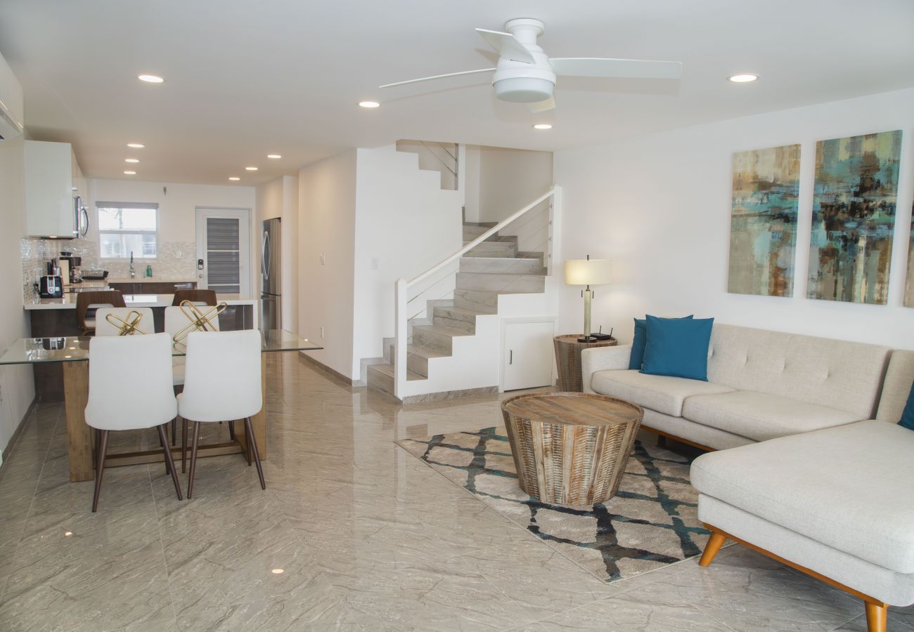 Townhouse in Jolly Harbour - 232B, Luxury 2 Bedrooms