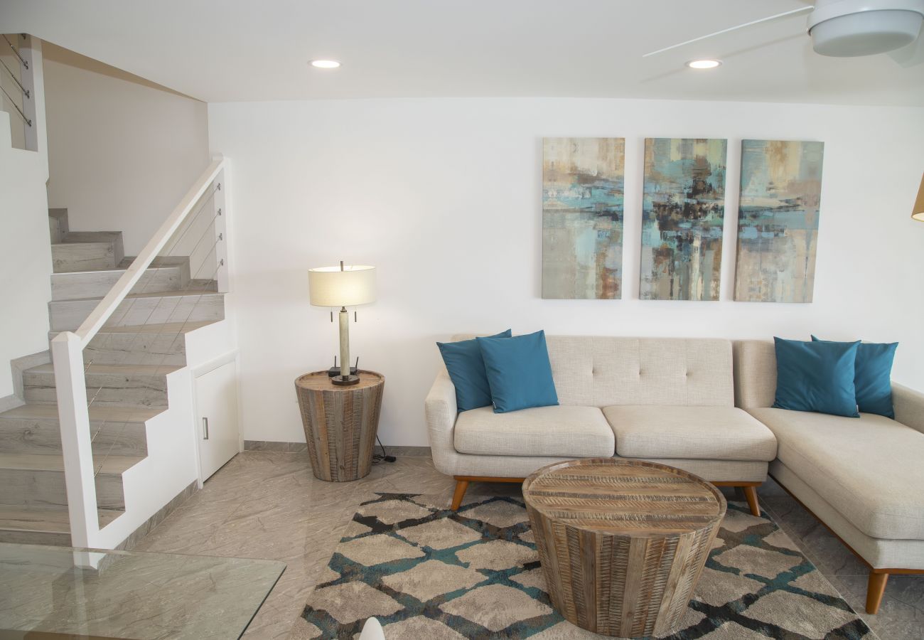 Townhouse in Jolly Harbour - 232B, Luxury 2 Bedrooms