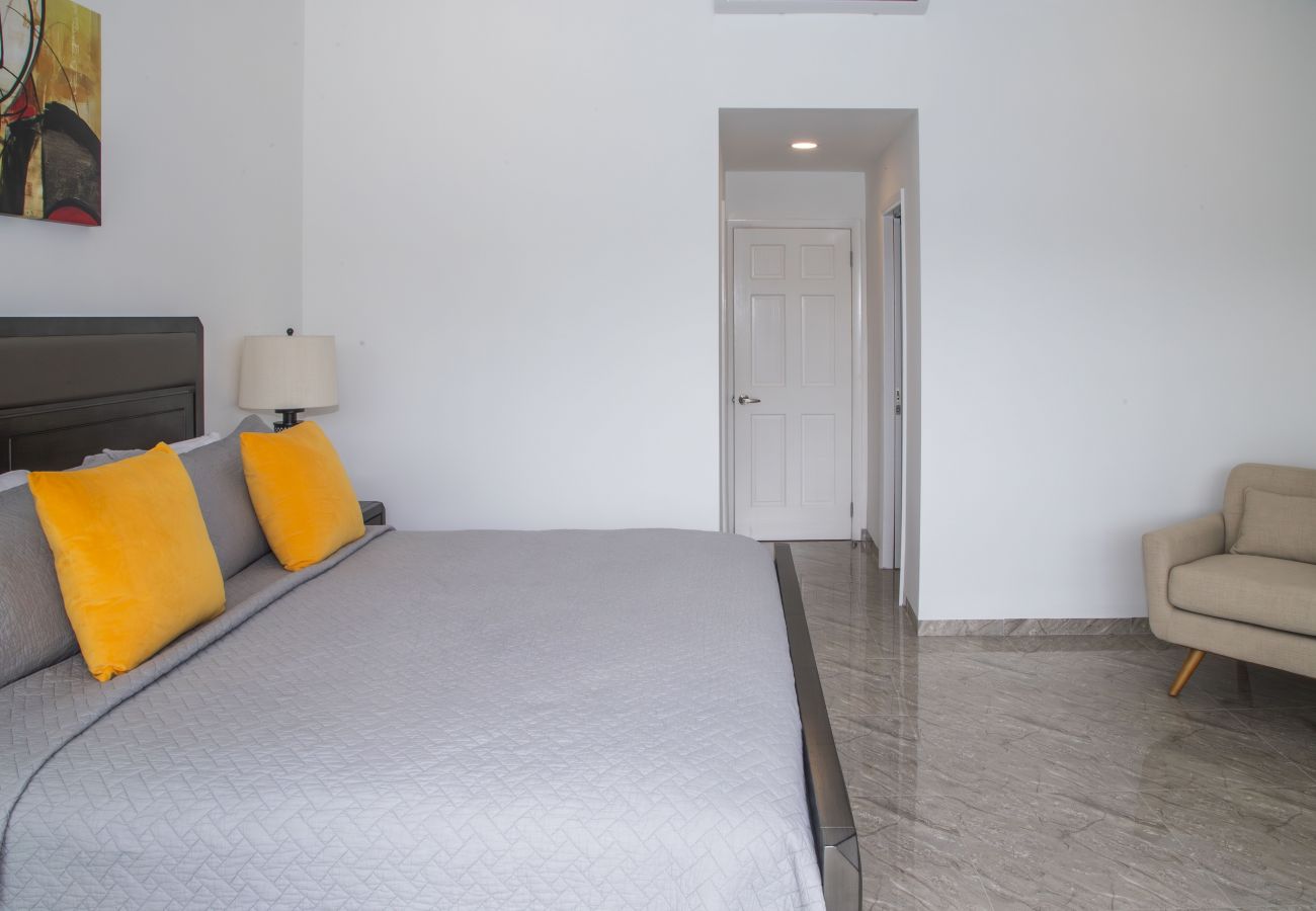 Townhouse in Jolly Harbour - 232B, Luxury 2 Bedrooms