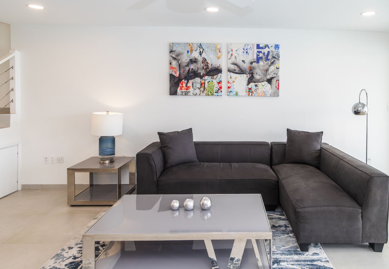 Townhouse in Jolly Harbour - 232D, Luxury 2 Bedrooms