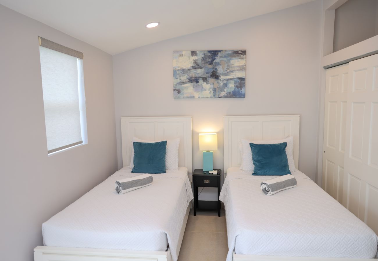 Townhouse in Jolly Harbour - 232D, Luxury 2 Bedrooms