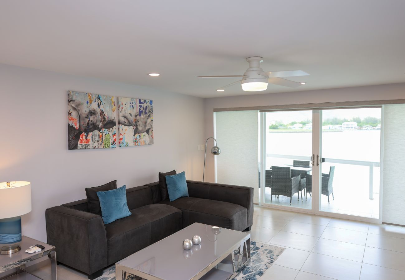 Townhouse in Jolly Harbour - 232D, Luxury 2 Bedrooms