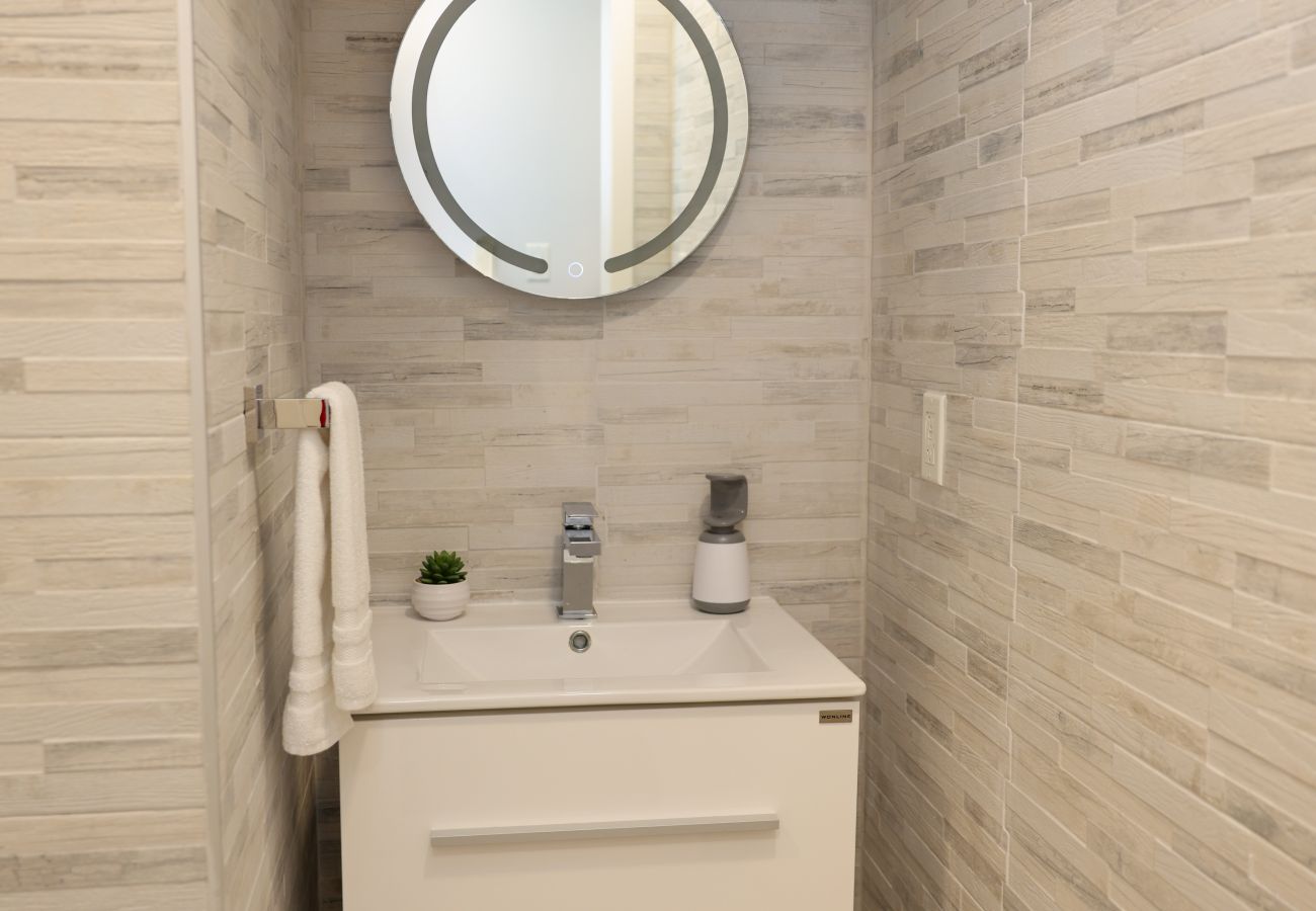 Townhouse in Jolly Harbour - 232D, Luxury 2 Bedrooms