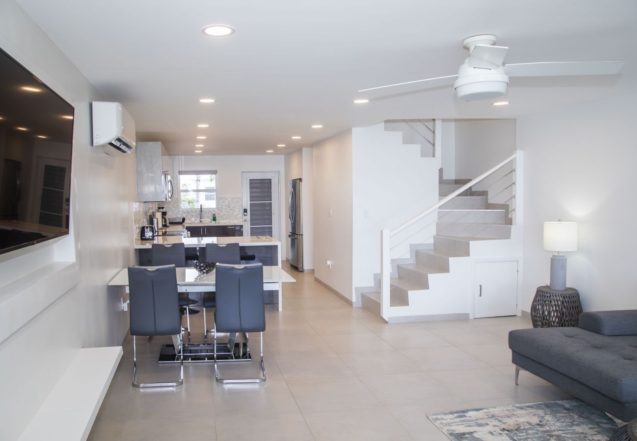 Townhouse in Jolly Harbour - 232C, Luxury 2 Bedrooms