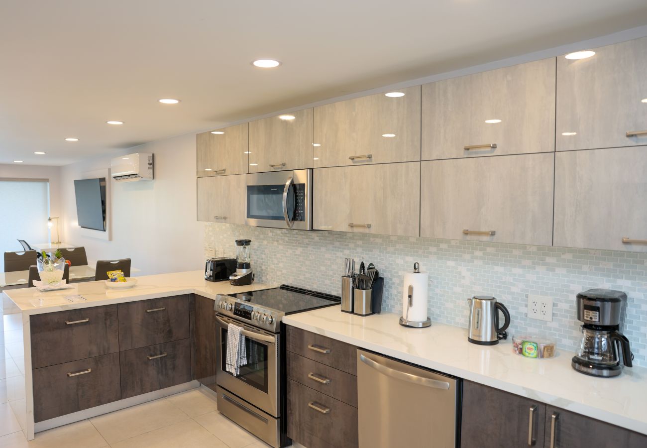 Townhouse in Jolly Harbour - 232C, Luxury 2 Bedrooms