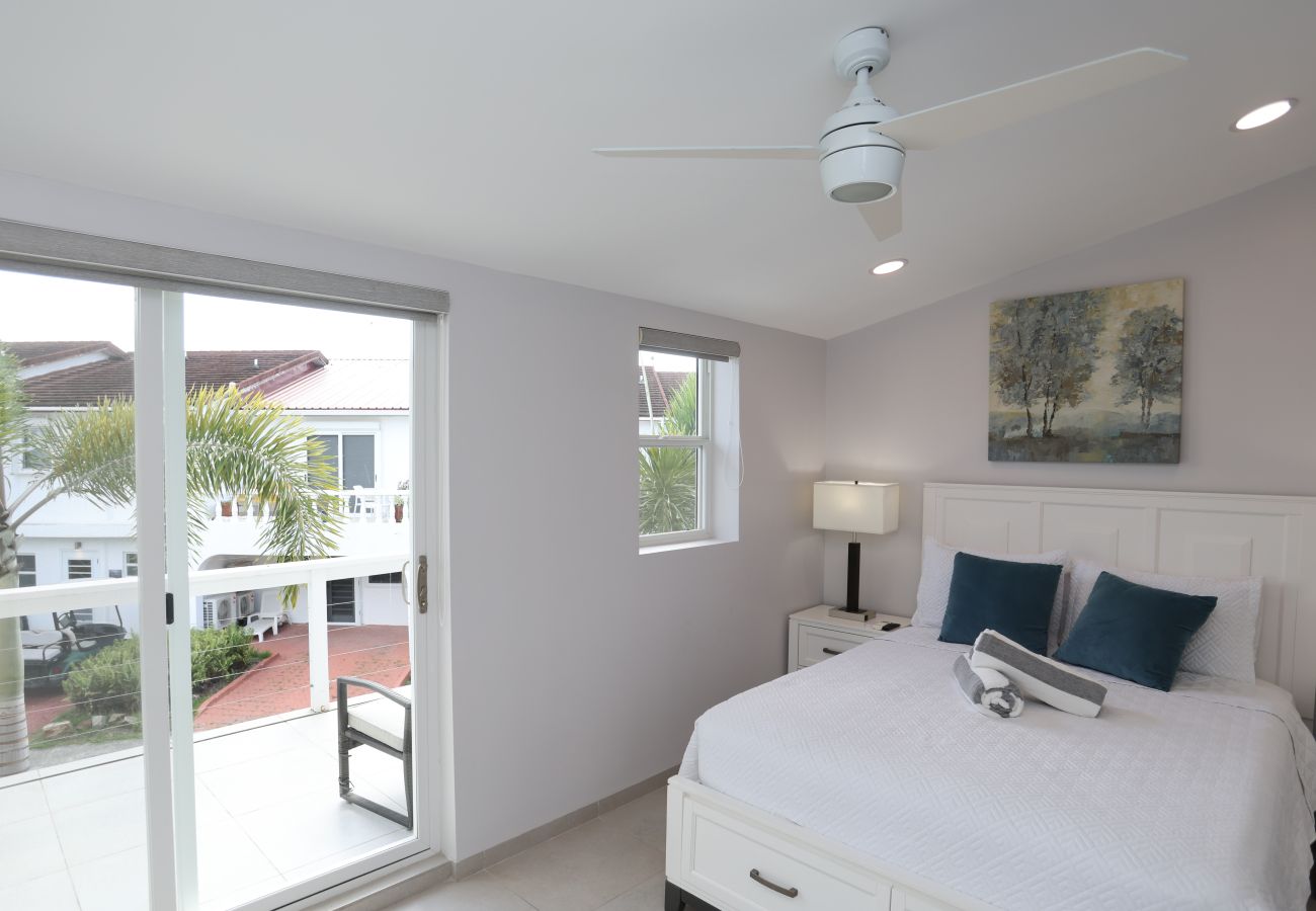 Townhouse in Jolly Harbour - 232C, Luxury 2 Bedrooms