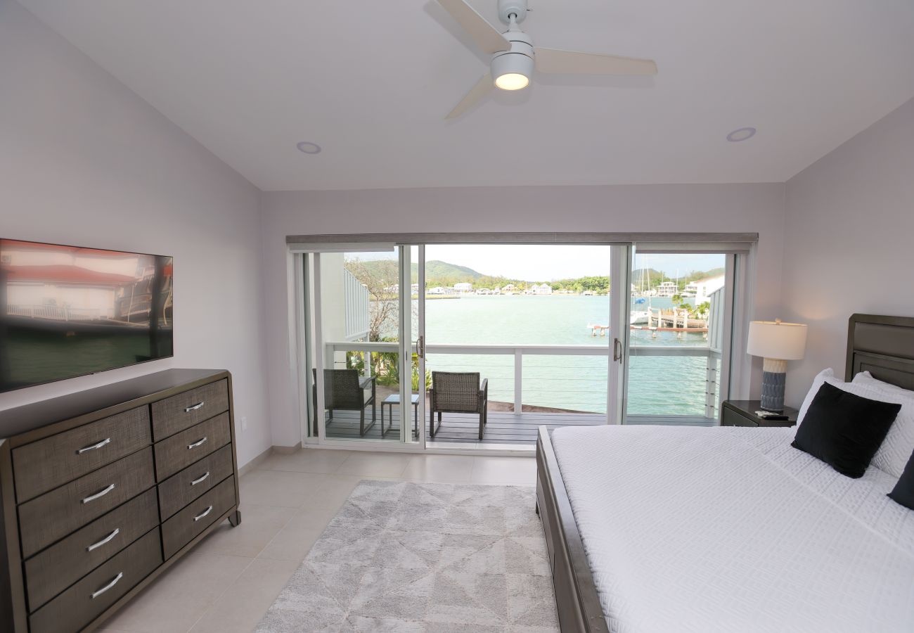 Townhouse in Jolly Harbour - 232C, Luxury 2 Bedrooms