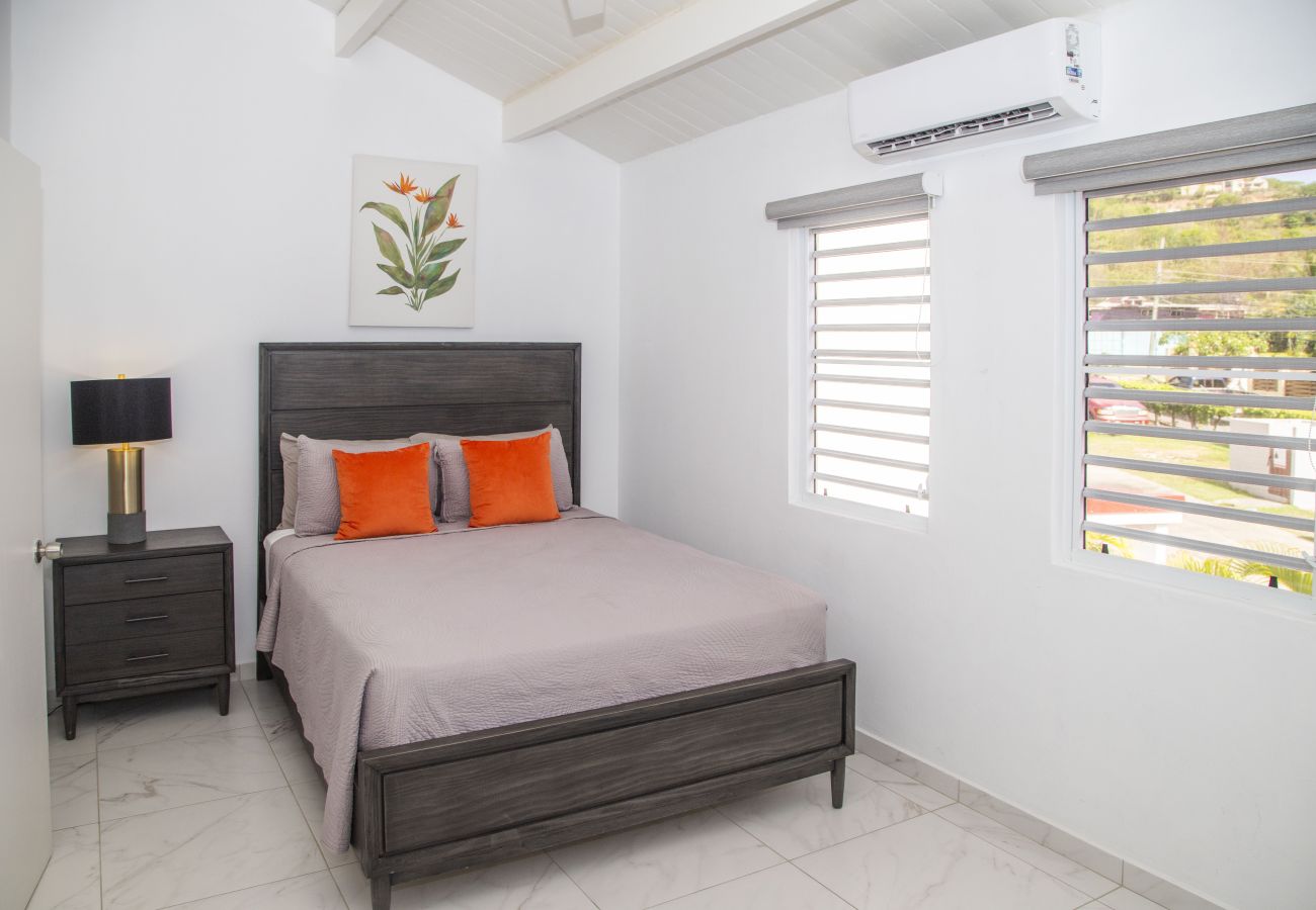 Townhouse in Jolly Harbour - 101G, Deluxe 2 Bedrooms