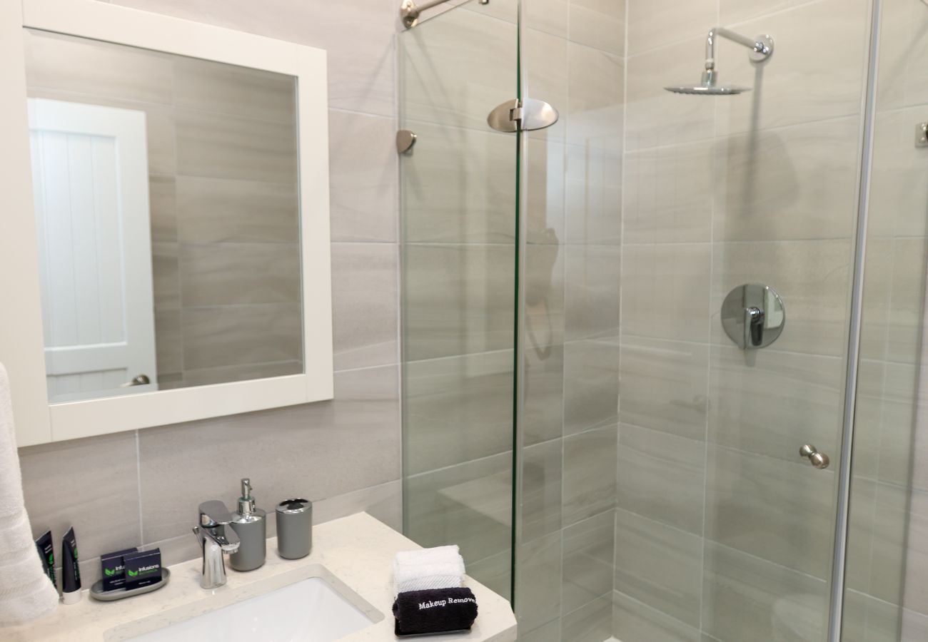 Townhouse in Jolly Harbour - 246C, Superior 2 Bedrooms
