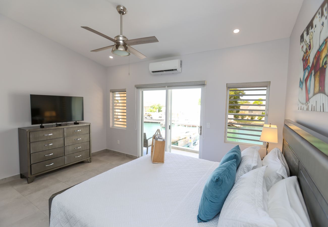Townhouse in Jolly Harbour - 246C, Superior 2 Bedrooms