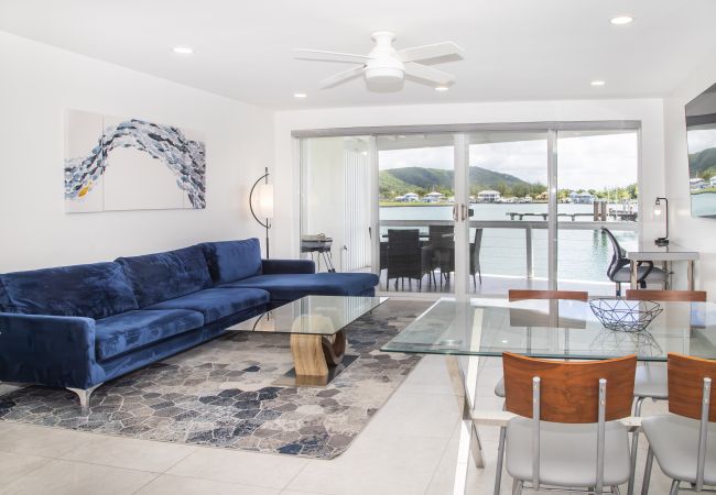 Townhouse in Jolly Harbour - 232F, Luxury 2 Bedrooms