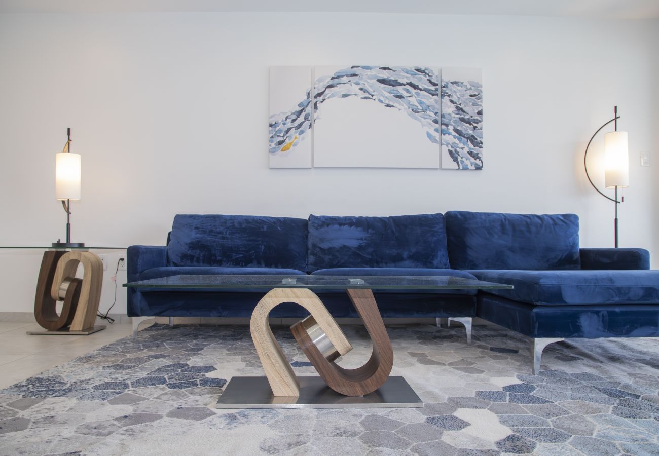 Townhouse in Jolly Harbour - 232F, Luxury 2 Bedrooms