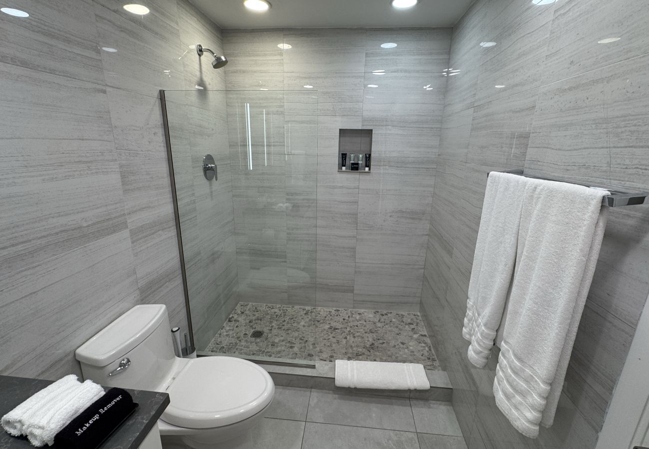 Apartment in Jolly Harbour - 232A (Upper Level), Luxury 1 Bedroom