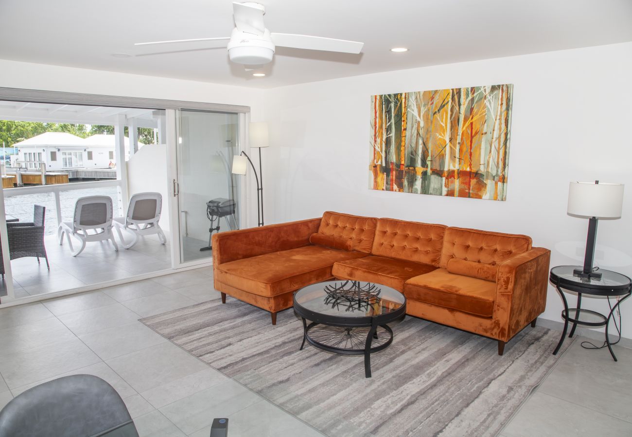 Townhouse in Jolly Harbour - 247B, Luxury 2 Bedrooms