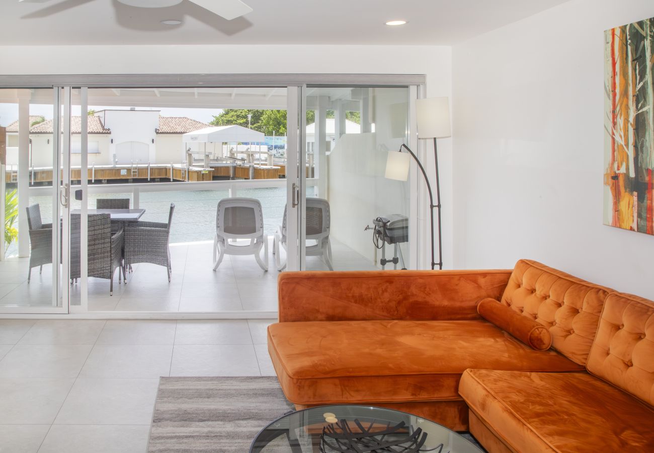 Townhouse in Jolly Harbour - 247B, Luxury 2 Bedrooms