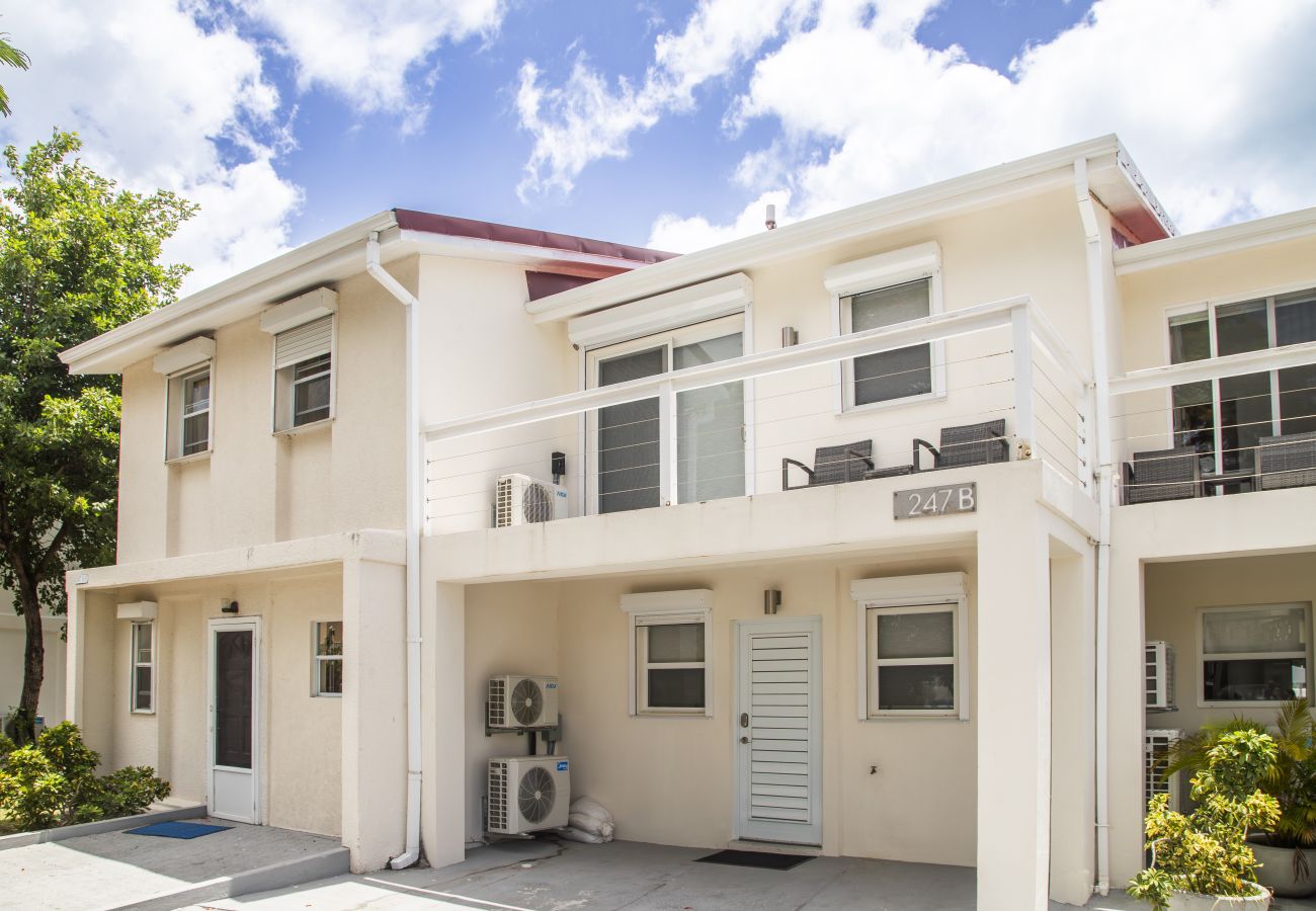 Townhouse in Jolly Harbour - 247B, Luxury 2 Bedrooms