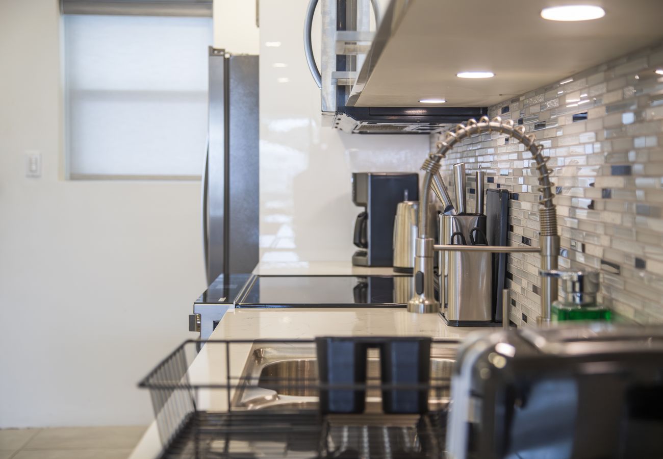 Townhouse in Jolly Harbour - 247B, Luxury 2 Bedrooms