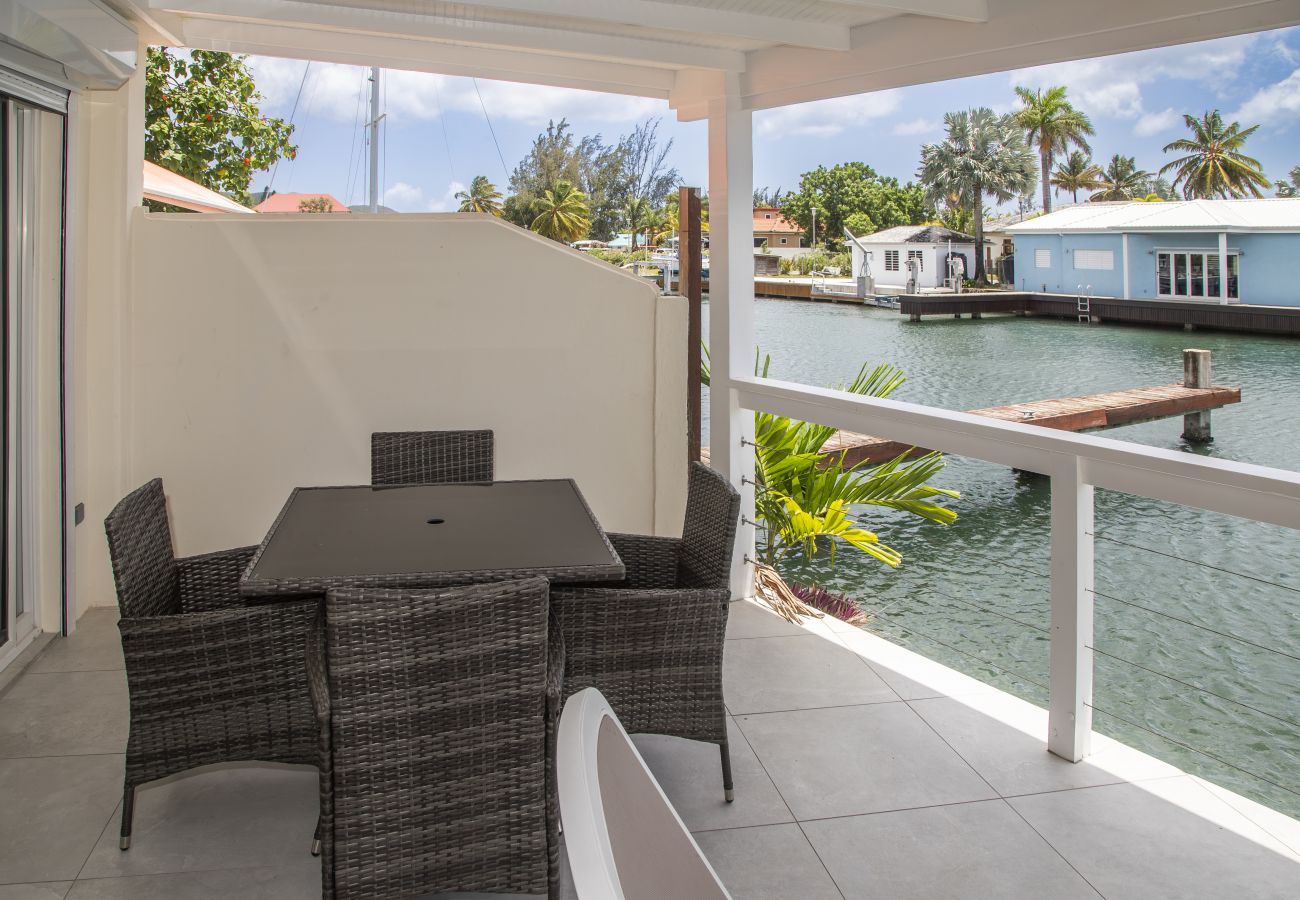 Townhouse in Jolly Harbour - 247B, Luxury 2 Bedrooms