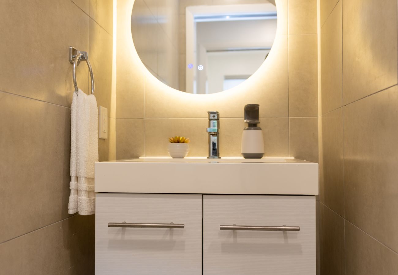 Townhouse in Jolly Harbour - 247B, Luxury 2 Bedrooms