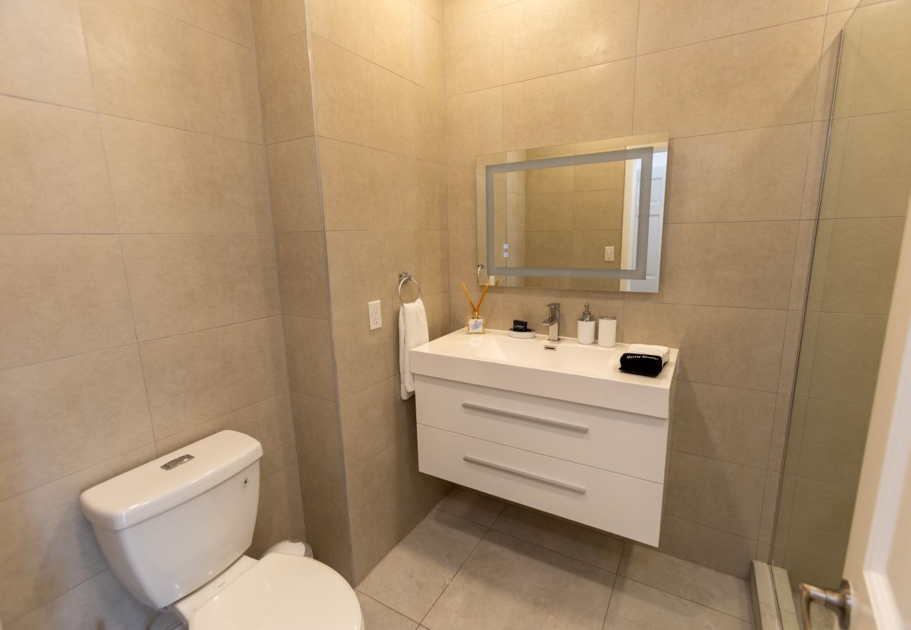Townhouse in Jolly Harbour - 247B, Luxury 2 Bedrooms