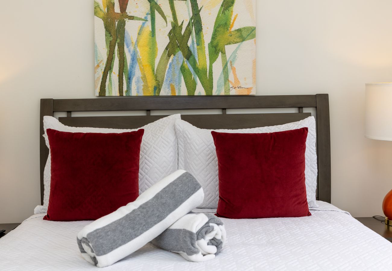 Townhouse in Jolly Harbour - 247B, Luxury 2 Bedrooms