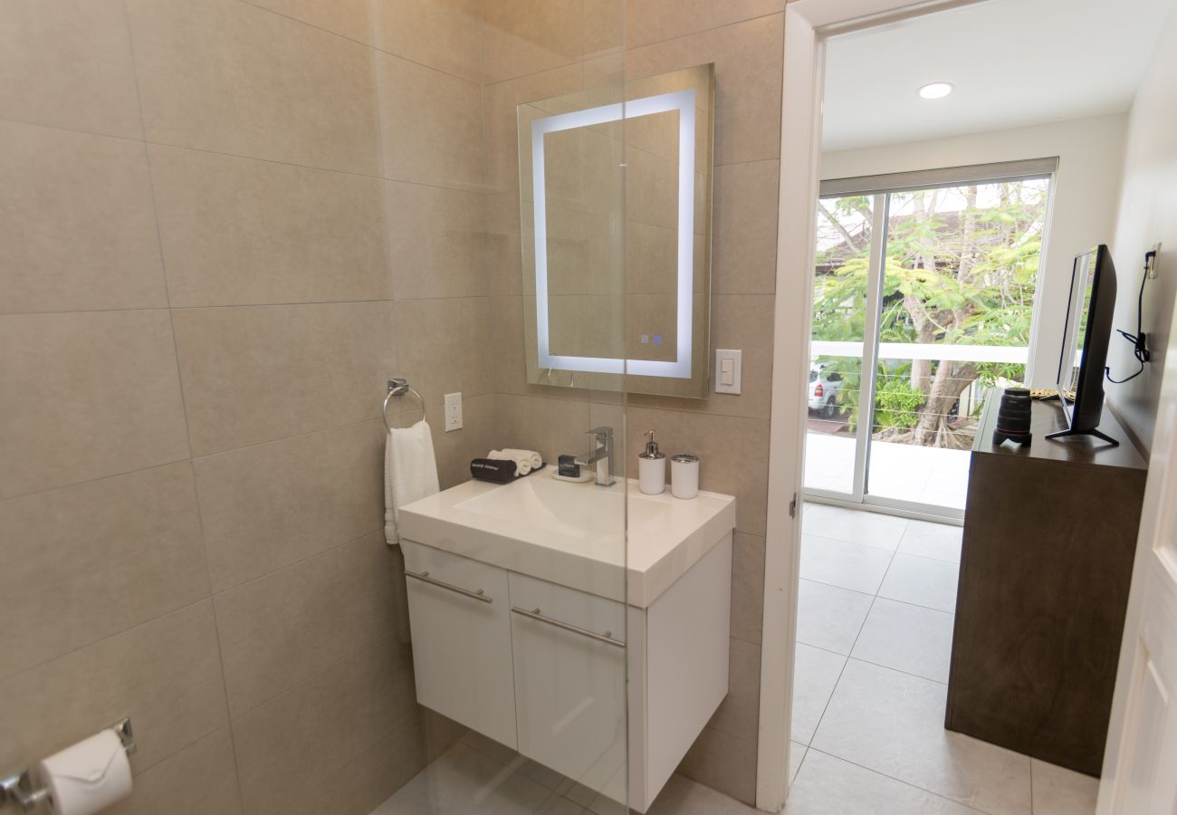 Townhouse in Jolly Harbour - 247B, Luxury 2 Bedrooms