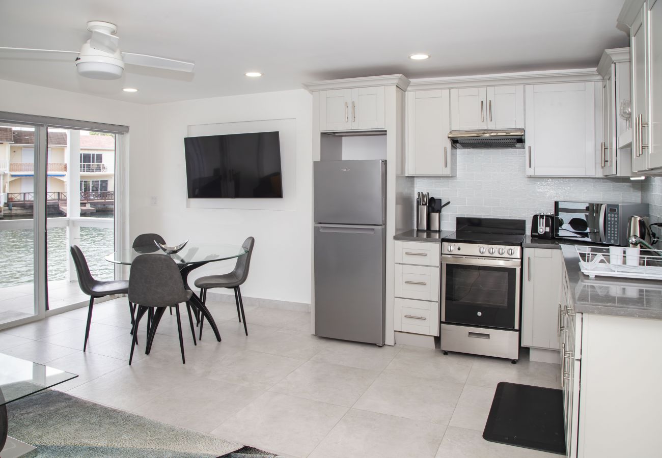 Apartment in Jolly Harbour - 232G (Lower Level), Superior 1 Bedroom