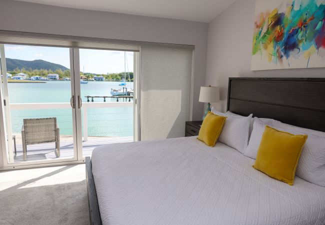 Townhouse in Jolly Harbour - 232E, Luxury 2 Bedrooms