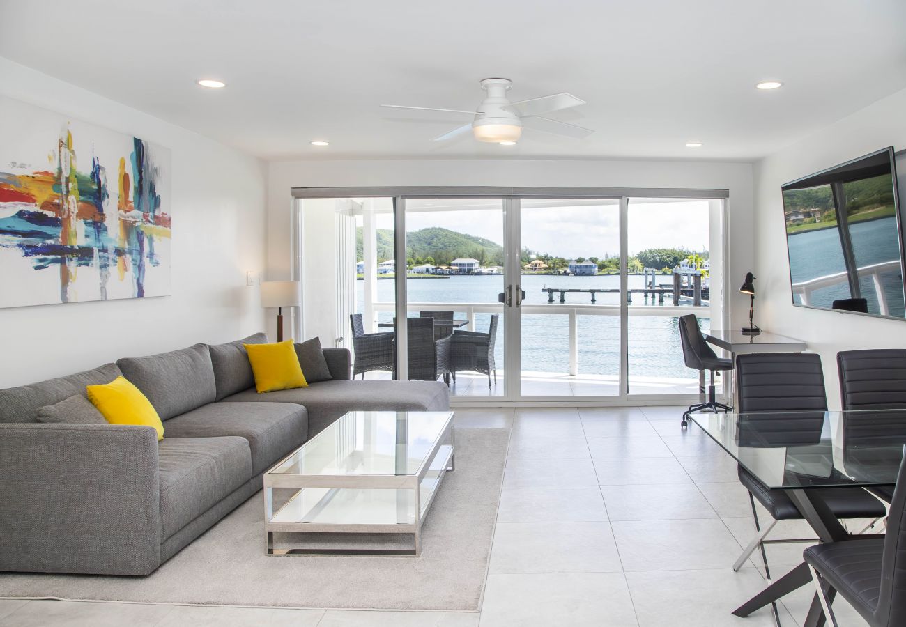 Townhouse in Jolly Harbour - 232E, Luxury 2 Bedrooms
