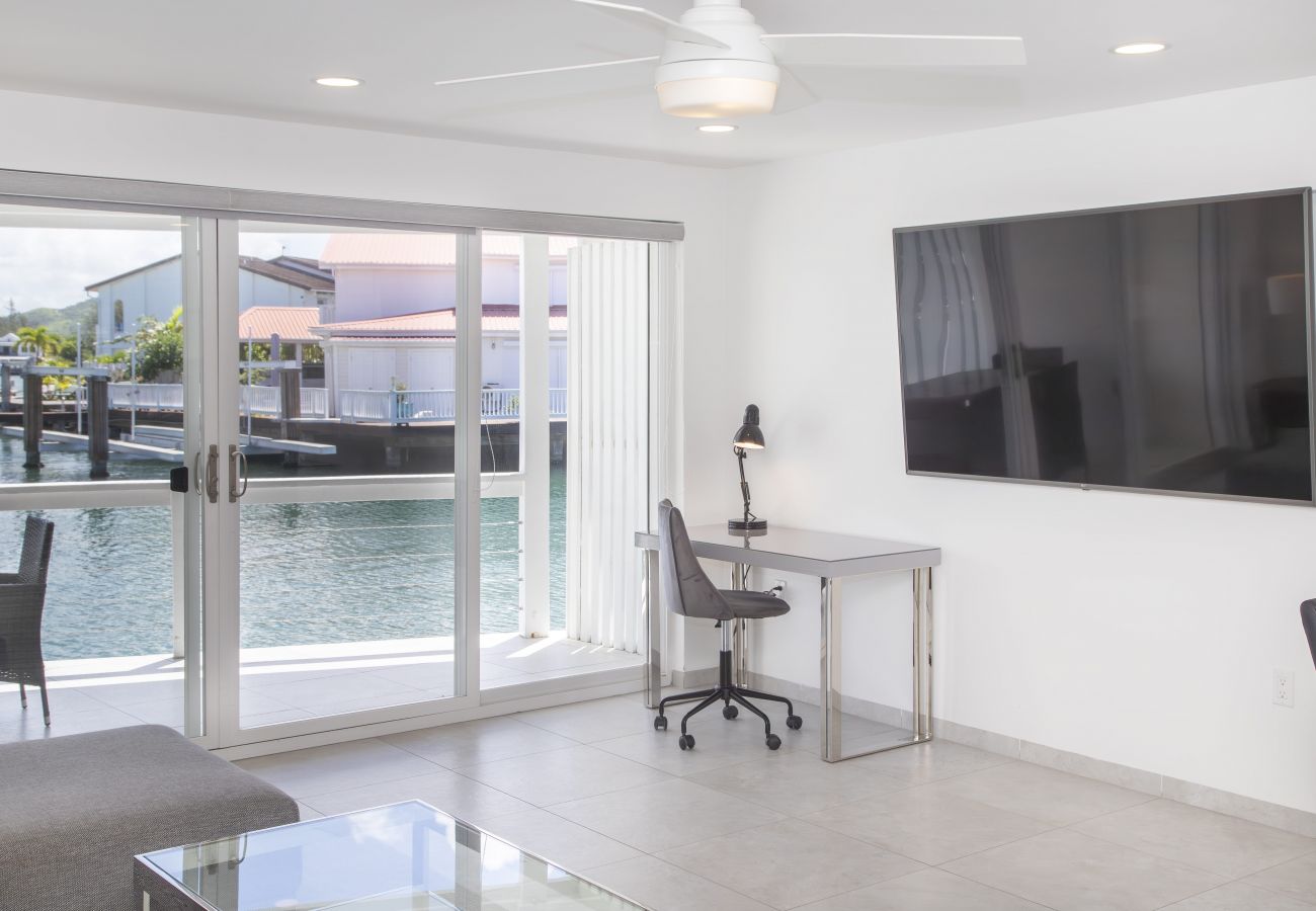 Townhouse in Jolly Harbour - 232E, Luxury 2 Bedrooms