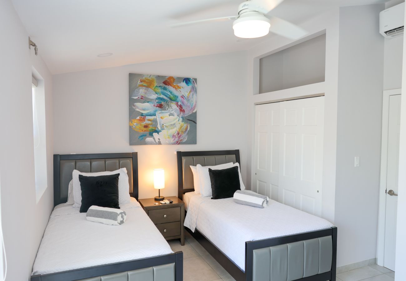 Townhouse in Jolly Harbour - 232E, Luxury 2 Bedrooms